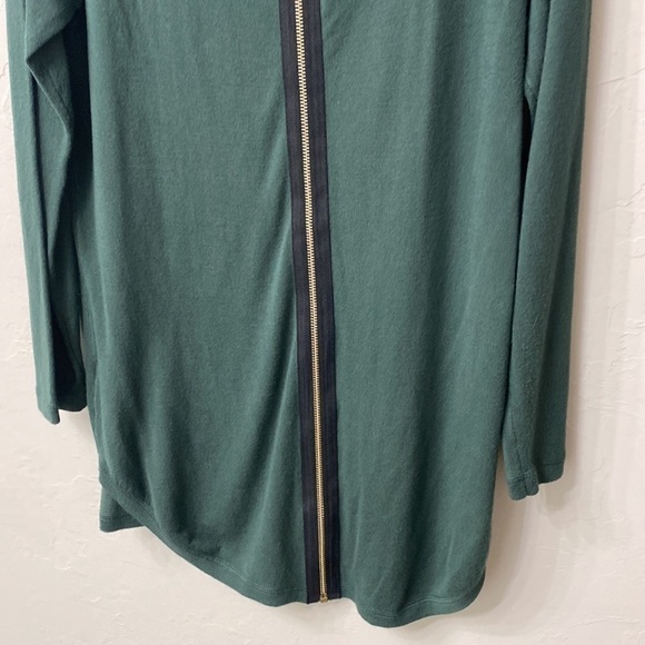 Soft Surroundings green sweater with gold back zipper size small - Picture 9 of 10